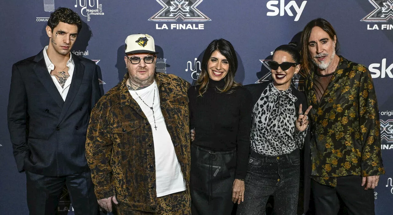 X Factor 2024, la finale live: sedicimila persone in piazza del Plebiscito a Napoli