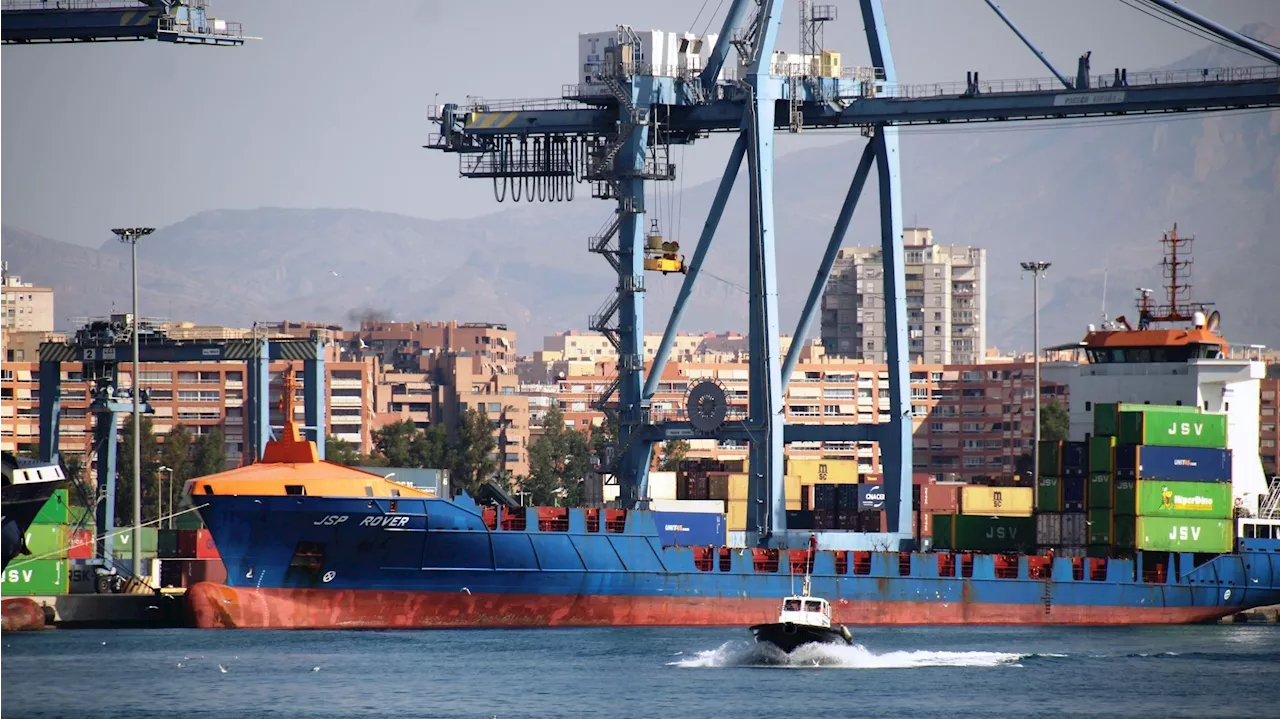 Detenido el antiguo responsable de la Guardia Civil del puerto de Valencia por narcotráfico