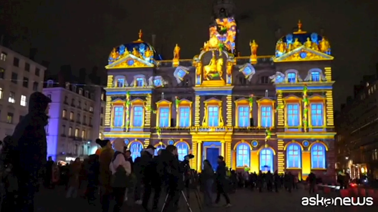 Lione celebra 25 anni di 'Fête des Lumières' con spettacoli luminosi mozzafiato