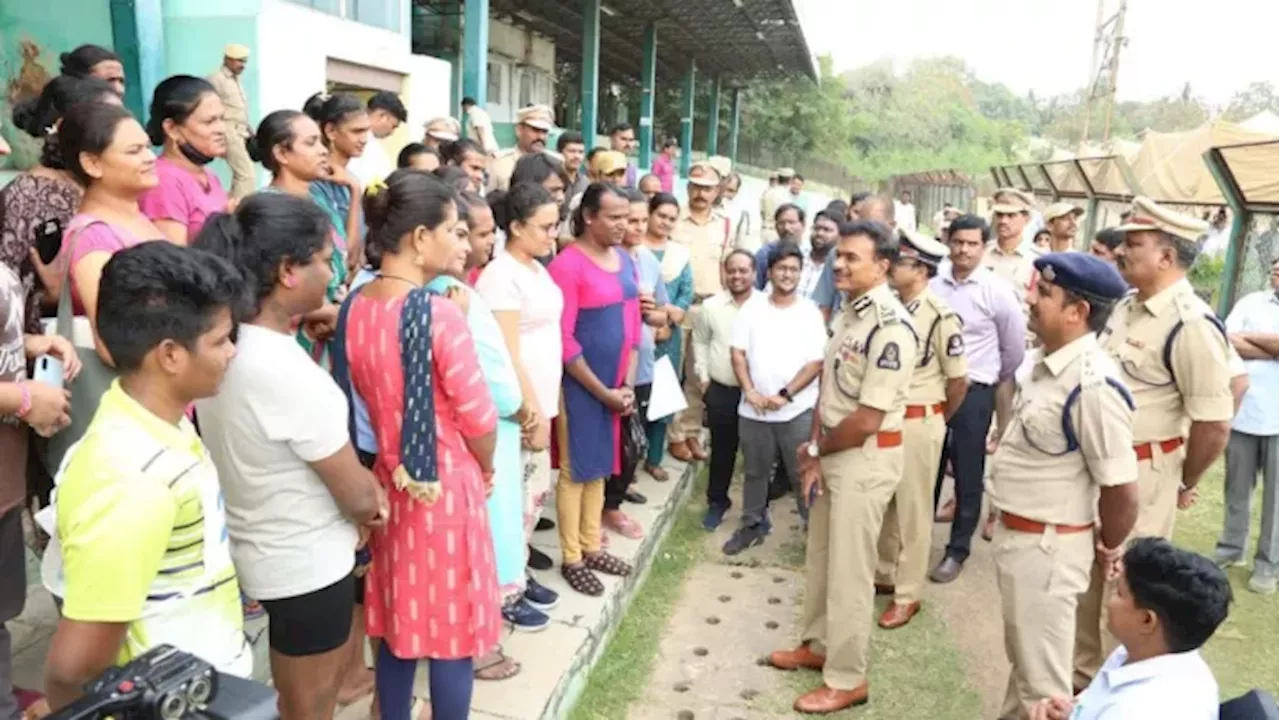 Hyderabad: हैदराबाद में ट्रैफिक व्यवस्था संभालेंगे ट्रांसजेंडर, सिग्नल तोड़ने वालों पर कसेंगे नकेल