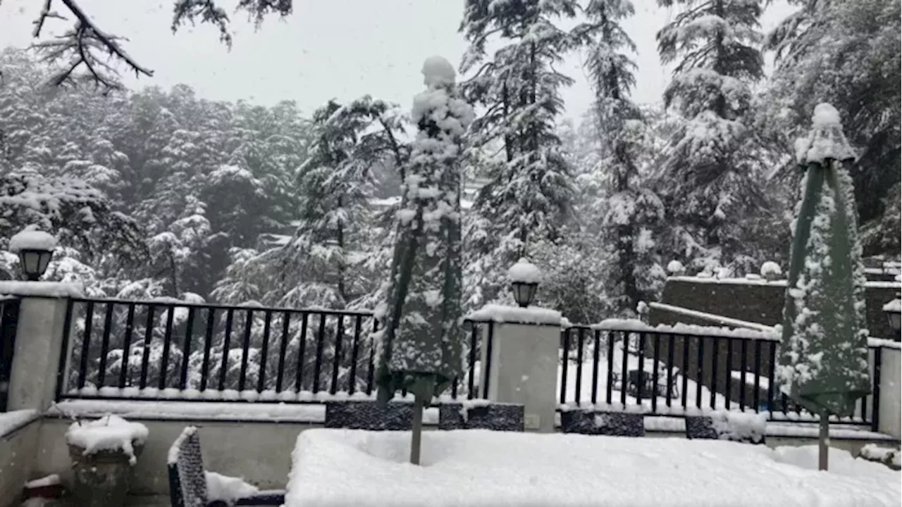 Jammu Kashmir Weather: भीषण ठंड की चपेट में घाटी, माइनस 2 डिग्री तापमान में लोगों ने गुजारी मौसम की सबसे ठंडी रात