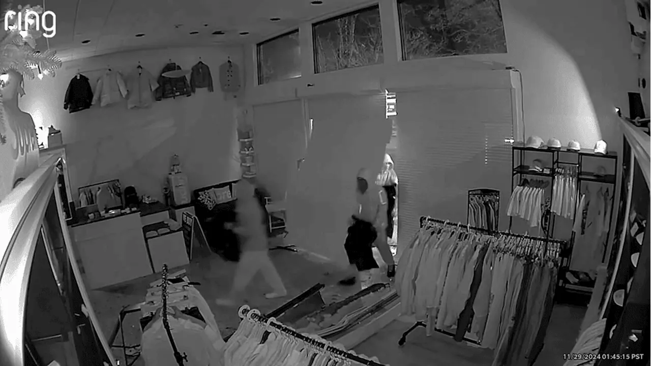 WATCH: Thieves ram SUV into Bellevue clothing store on Black Friday