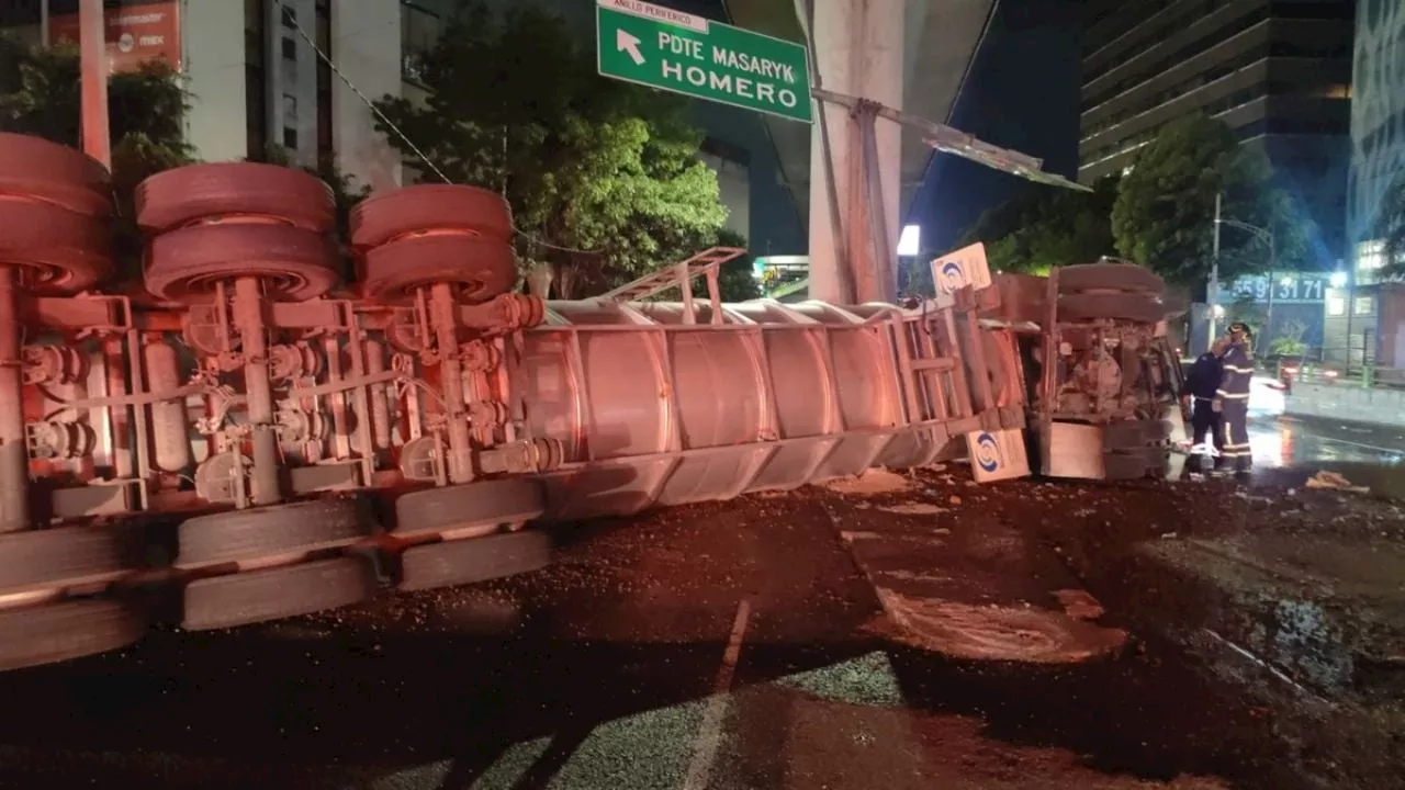 Accidente de camión cisterna causa caos vial en la Ciudad de México