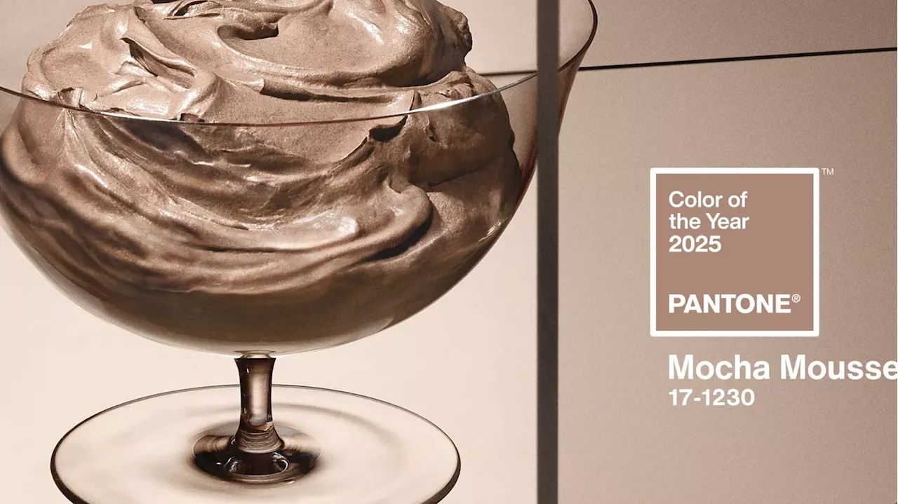 Il colore Pantone del 2025 è Mocha Mousse: quello del budino al caffè