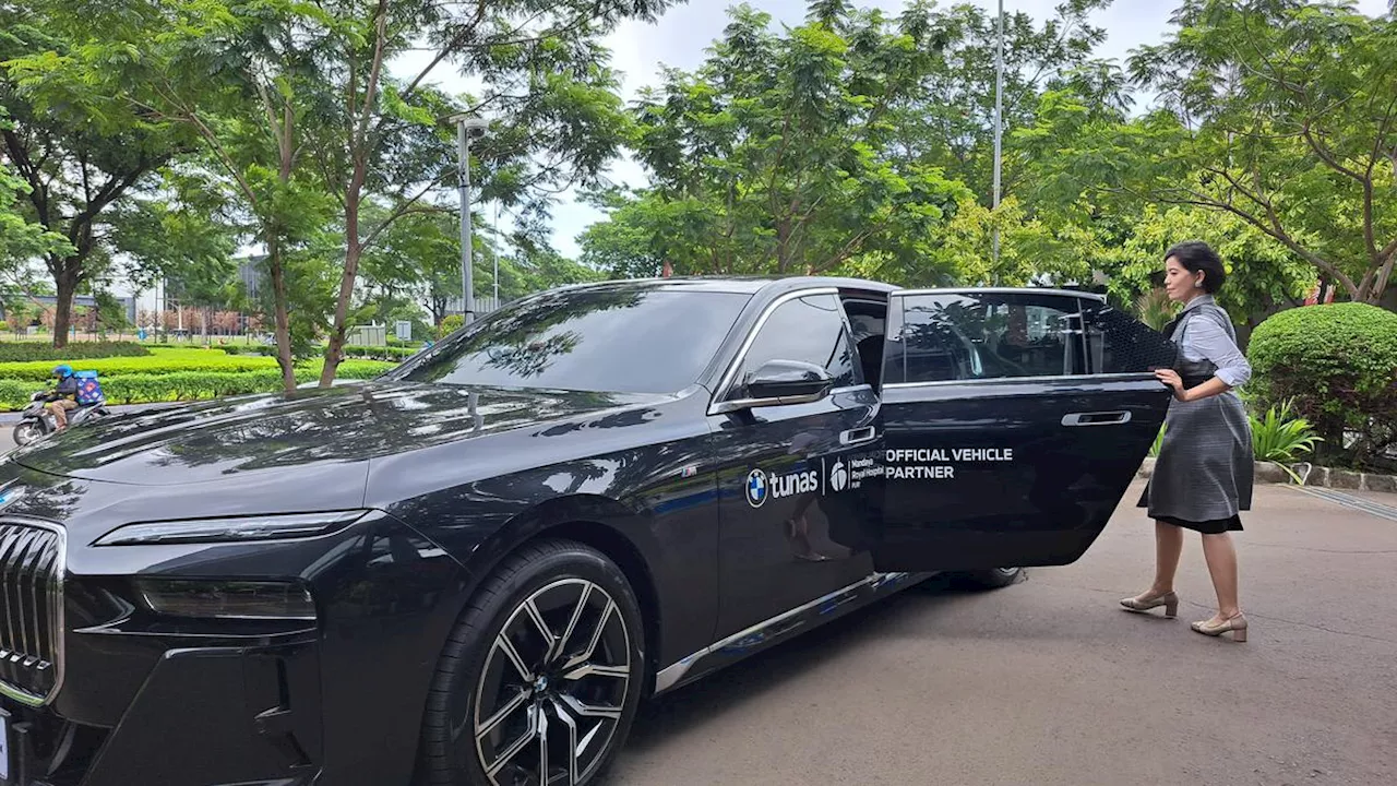 Kampanyekan Pentingnya Medical Check Up, Rumah Sakit di Tangerang Jemput-Antar Pasien dengan Mobil Mewah