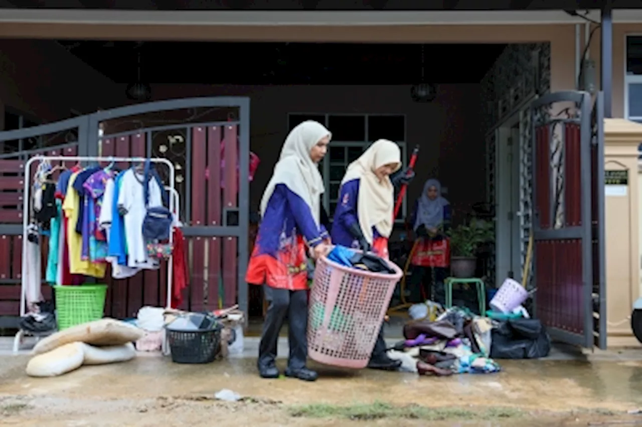 Education Minister Assures SPM Students of Safe Accommodation Amid Floods