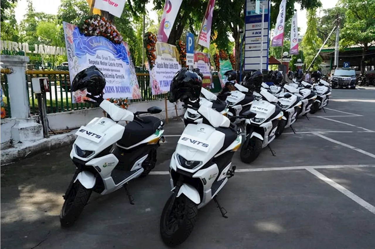 Petrokimia Gresik Gandeng ITS Surabaya Perbarui Ratusan Kendaraan Motor Listrik