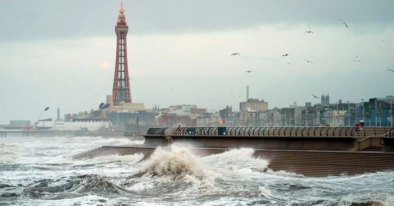 Met Office urges 'avoid these areas' and 'stay inside' amid Storm Darragh