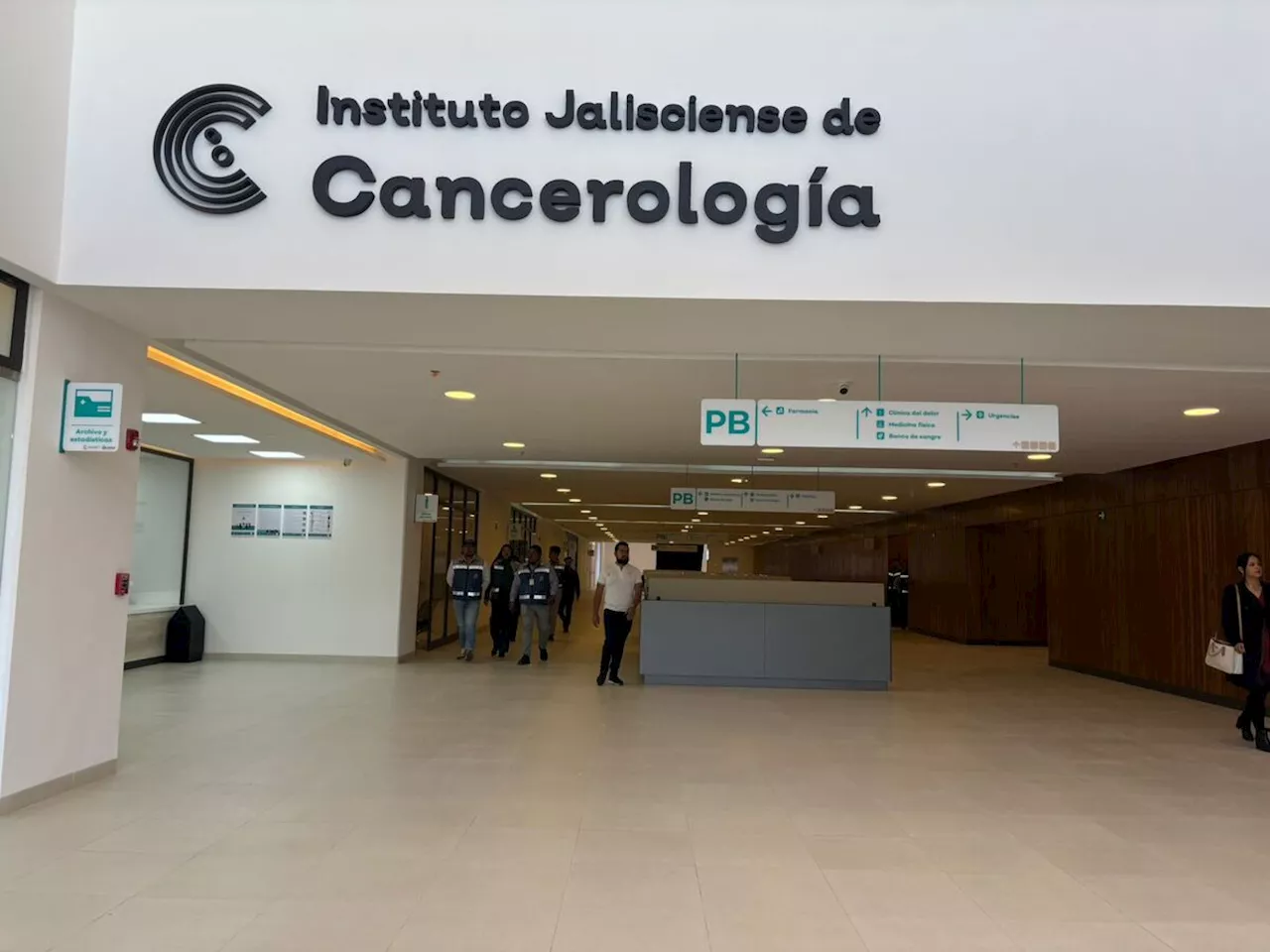 Encabeza Alfaro la inauguración del Instituto Jalisciense de Cancerología