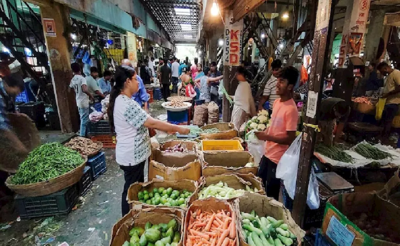 7% महंगी हुई आपकी वेज थाली, टमाटर ने दिखाए तेवर, आलू ने भी बिगाड़ा बजट