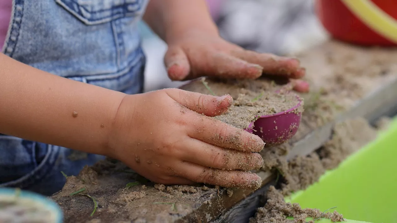 Kindergartenhelferin soll Kind geschlagen haben - Eltern beklagen Vorfall