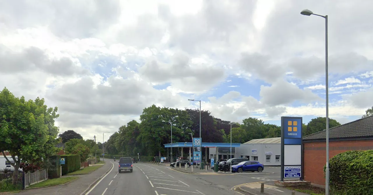 A638 Retford: Road was closed in both directions after man dies in lorry crash