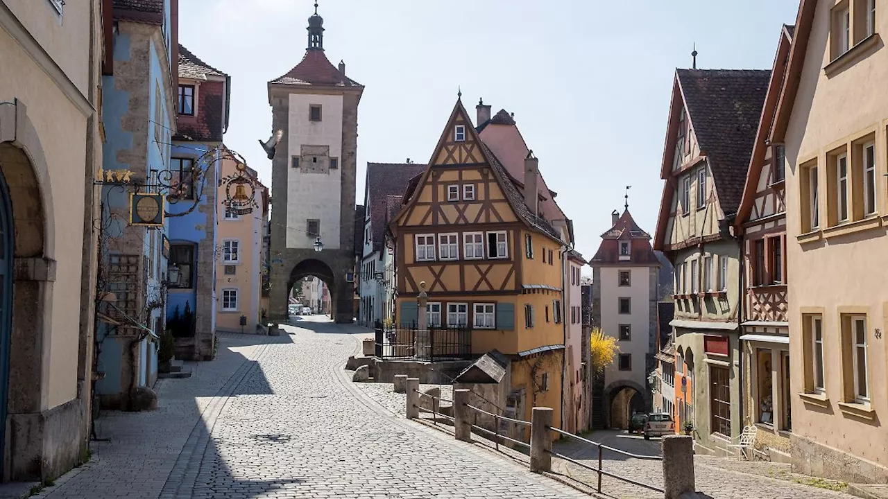 Bayern: Rothenburg mit Zeltstadt als Kulisse der Landesausstellung