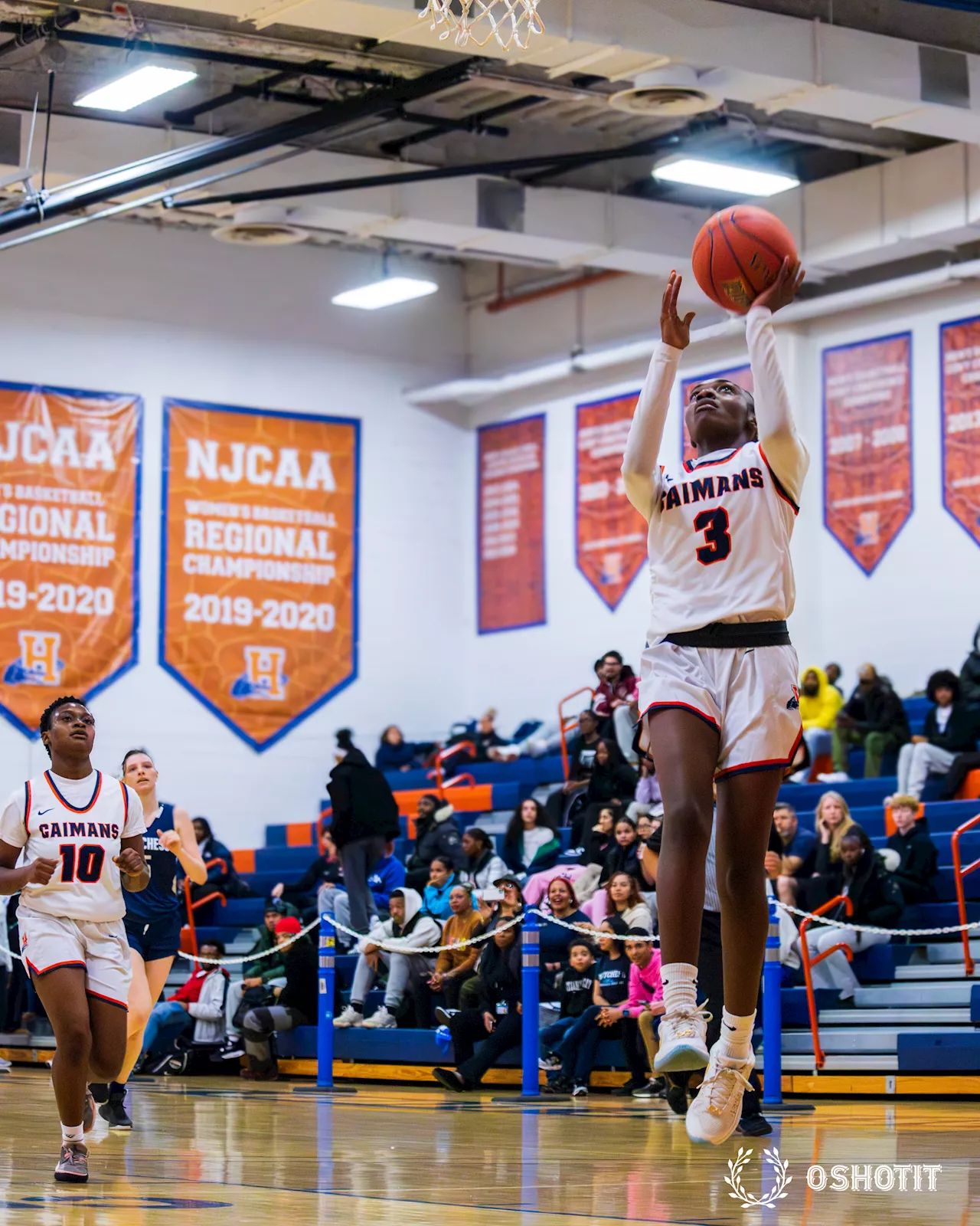 Despite all-new roster, Hostos women’s basketball remains steady