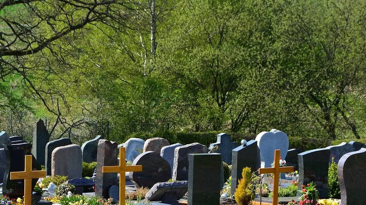 Abandonnée, la tombe de Prosper Mérimée à Cannes pourrait être classée monument historique