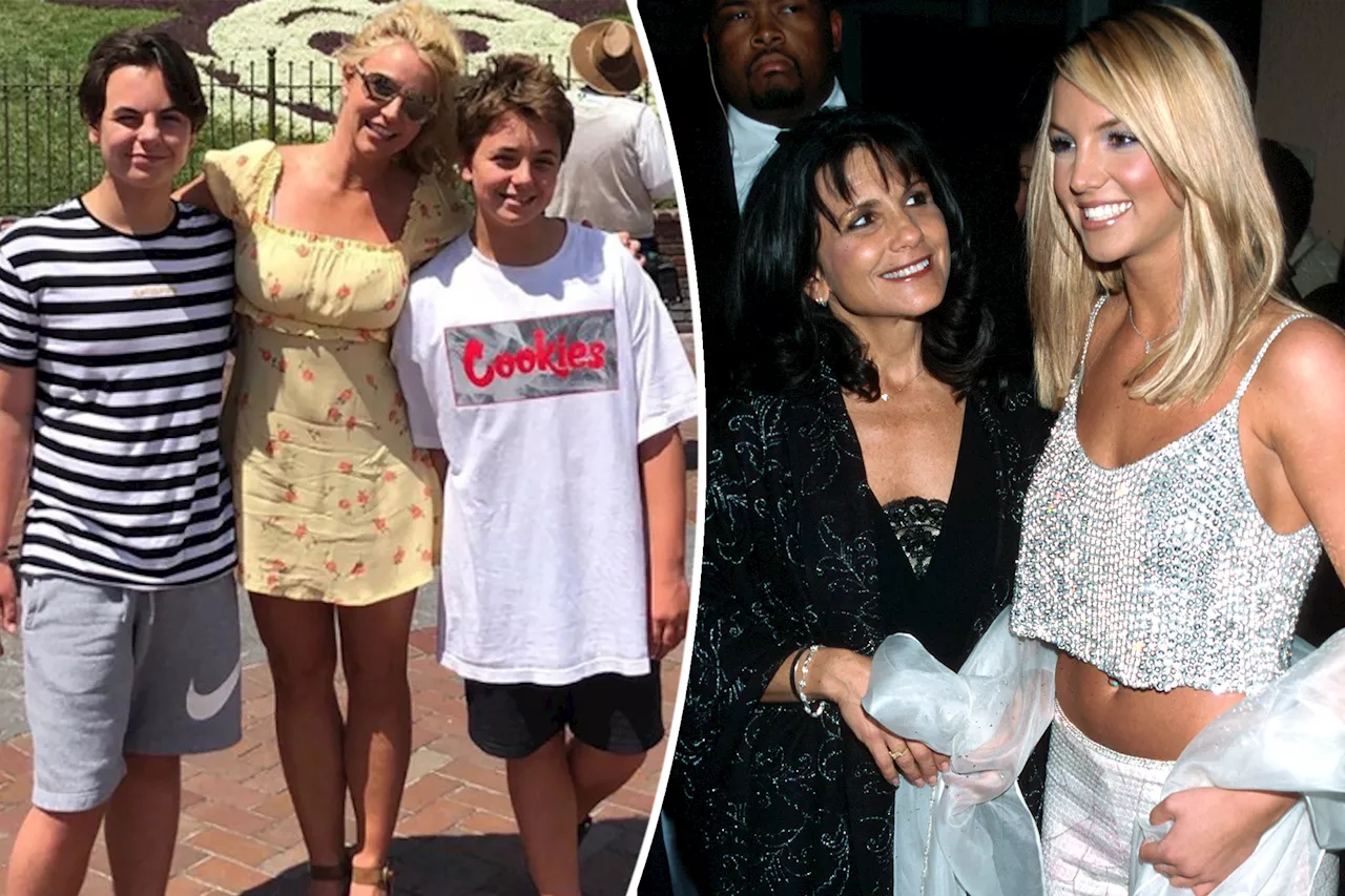  Britney Spears focusing on 'rebuilding' bond with mom Lynne, sons ahead of holidays