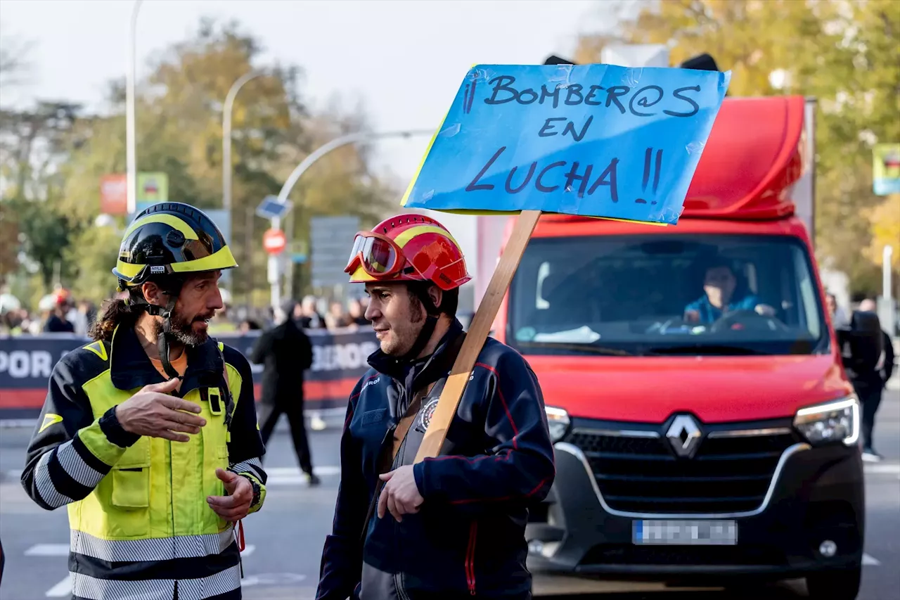 Los sindicatos convocan una protesta para exigir el cese del jefe de bomberos de València por su gestión de ...