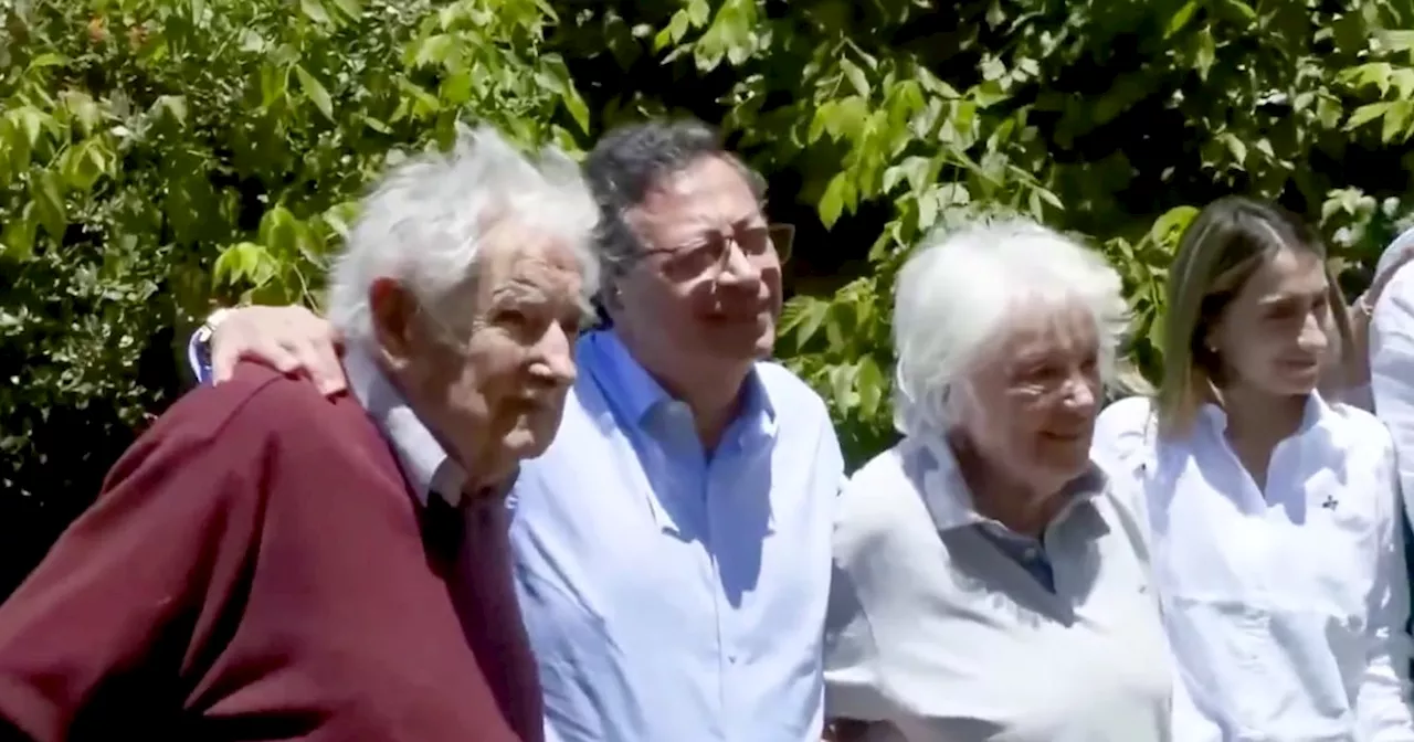 Video: El presidente Petro le entregó la Cruz de Boyacá a Pepe Mujica en Uruguay