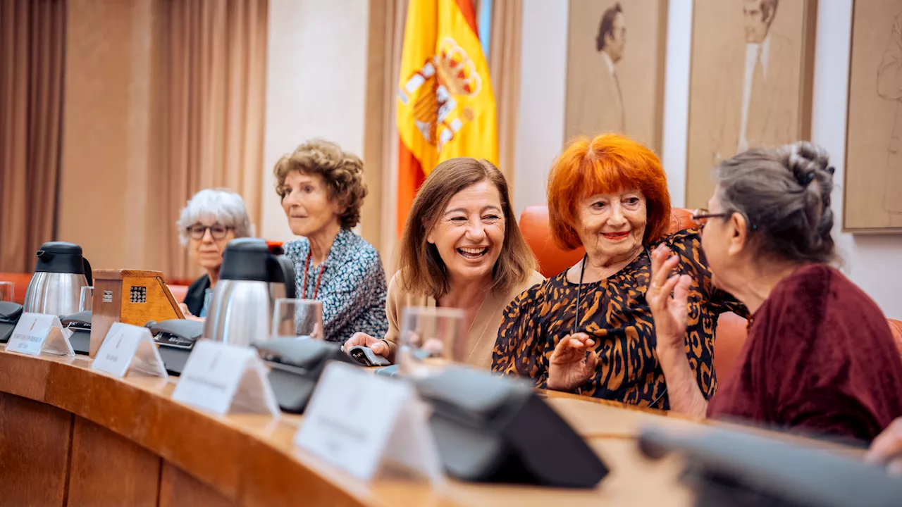 El Congreso rinde tributo a las diputadas constituyentes: 'España tuvo 27 madres de la Constitución'