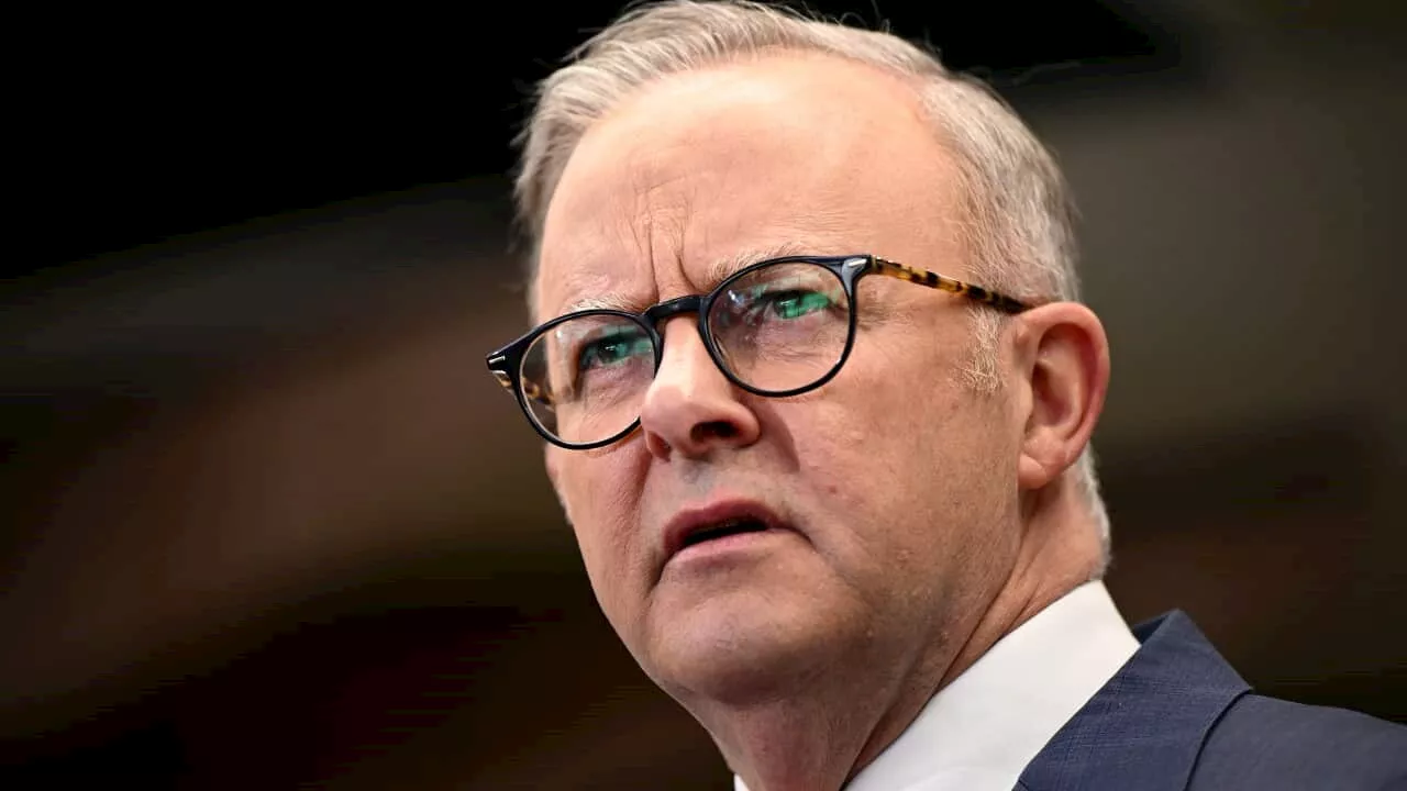 'Clearly aimed at creating fear': Anthony Albanese condemns Melbourne synagogue fire