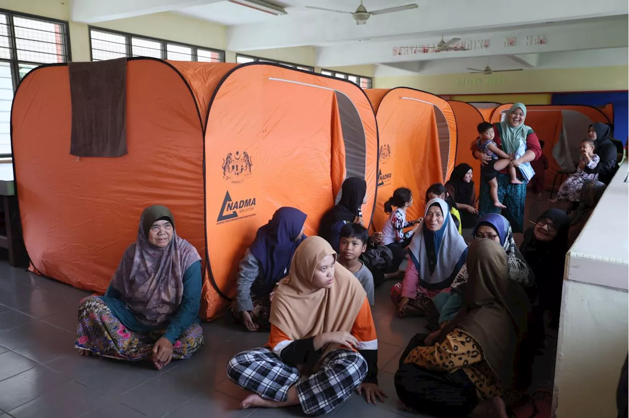 Over 7,000 Students Affected by Floods in Malaysia, Relief Centers Mobilizing Support