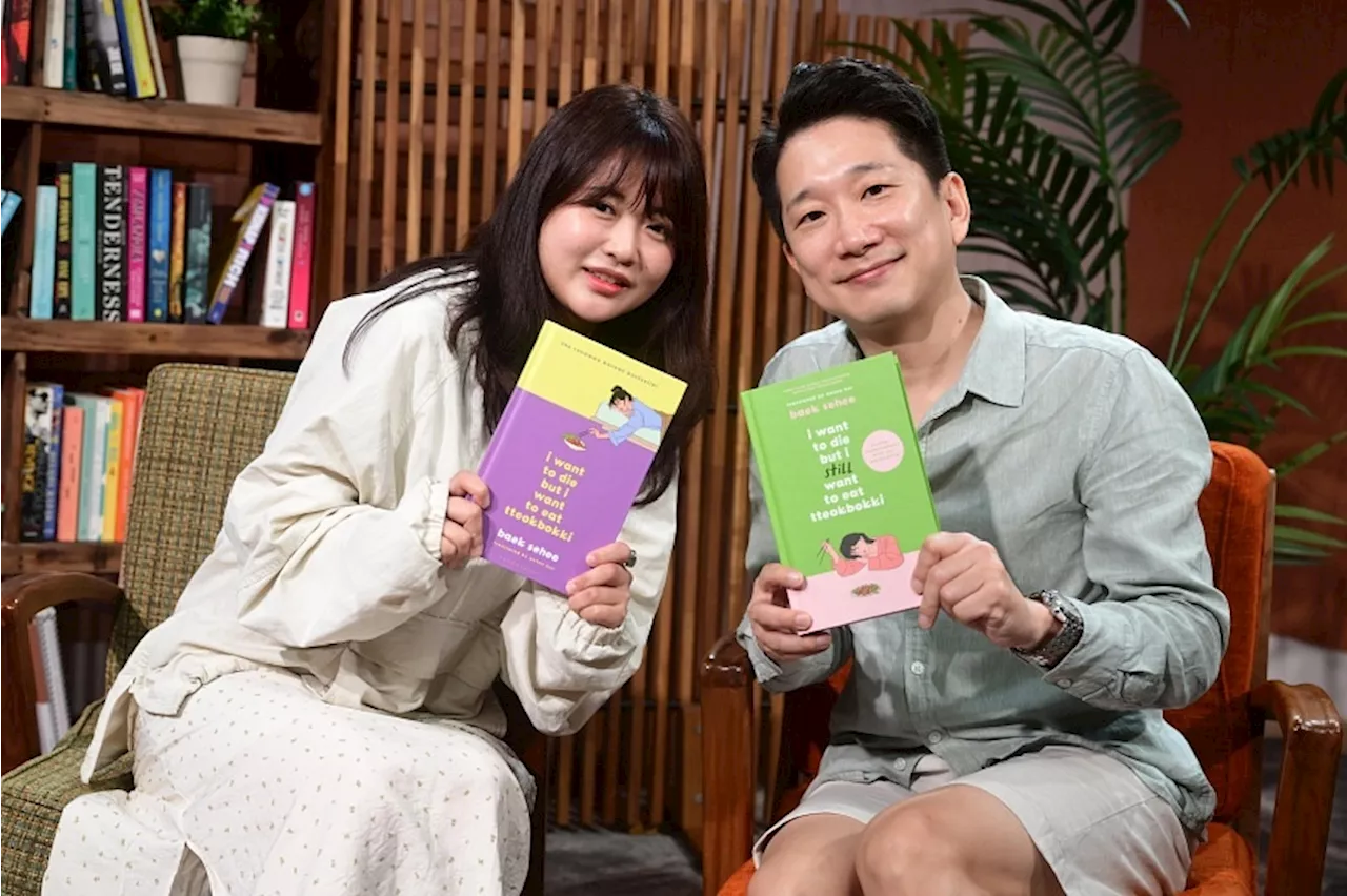 Bestselling Author and Translator Discuss Their Joint Interview in Singapore