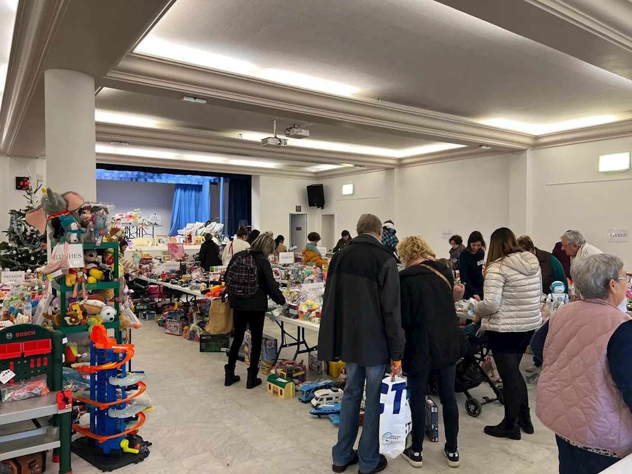 Audenge : un succès sans précédent pour la bourse aux jouets