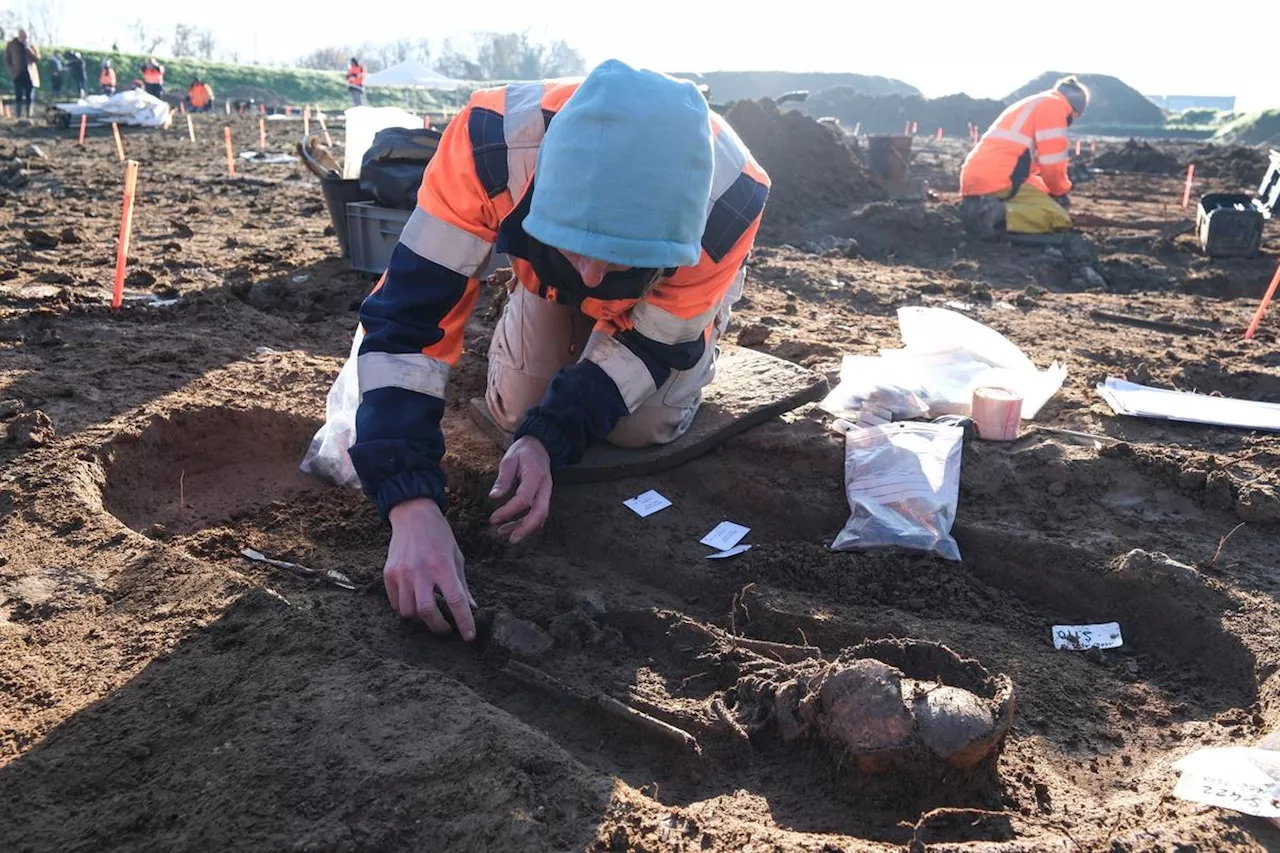 Charente : un immense cimetière médiéval mis au jour à Bourg-Charente