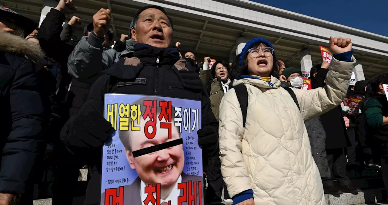 Mass Resignation of Senior Officials in South Korea Amid Political Turmoil