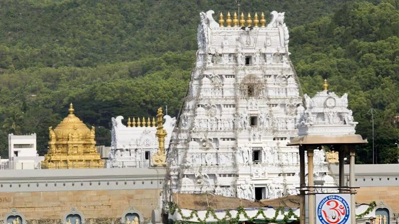 Tirumala: జడలో పూలు ధరించడం నిషేధం.. తిరుమలలో మహిళలు ఈ తప్పు అస్సలు చేయకండి!