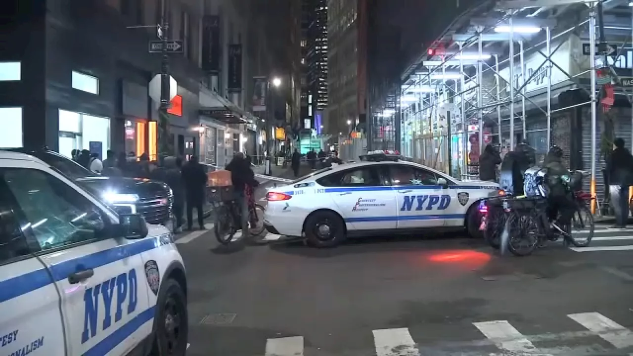 1 teen dead, another injured after double stabbing in Lower Manhattan