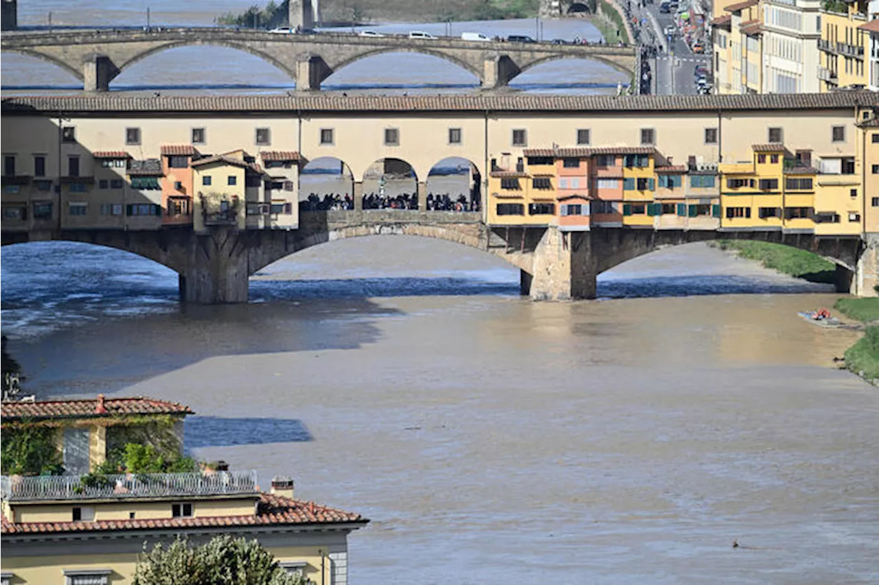 Si finge turista e occupa da 8 mesi una casa presa su Airbnb