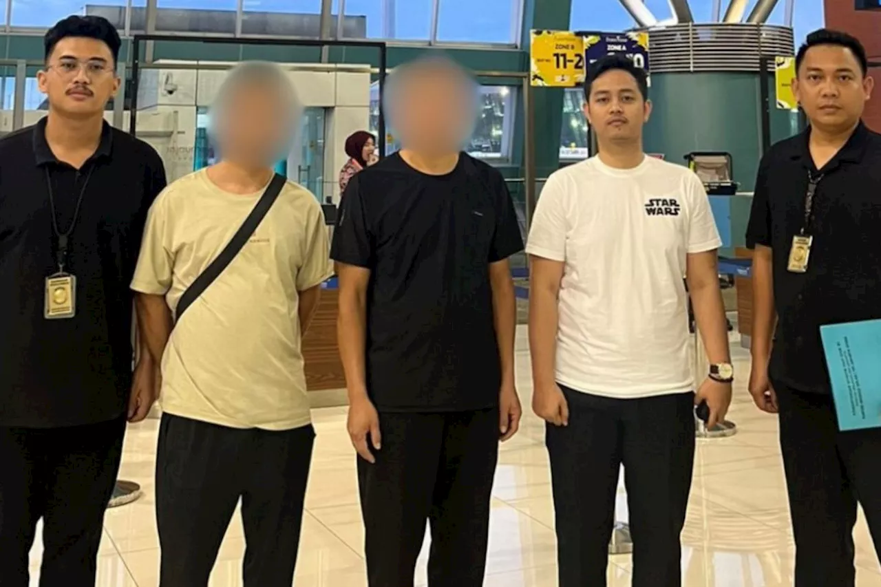 Imigrasi deportasi empat WNA China yang menjadi pekerja kasar di PIK