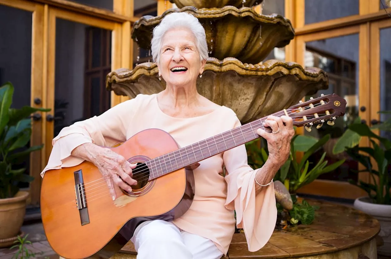 Angela Alvarez, Nonagenarian Winner of the 2022 Latin Grammy for Best New Artist, Dies at 97