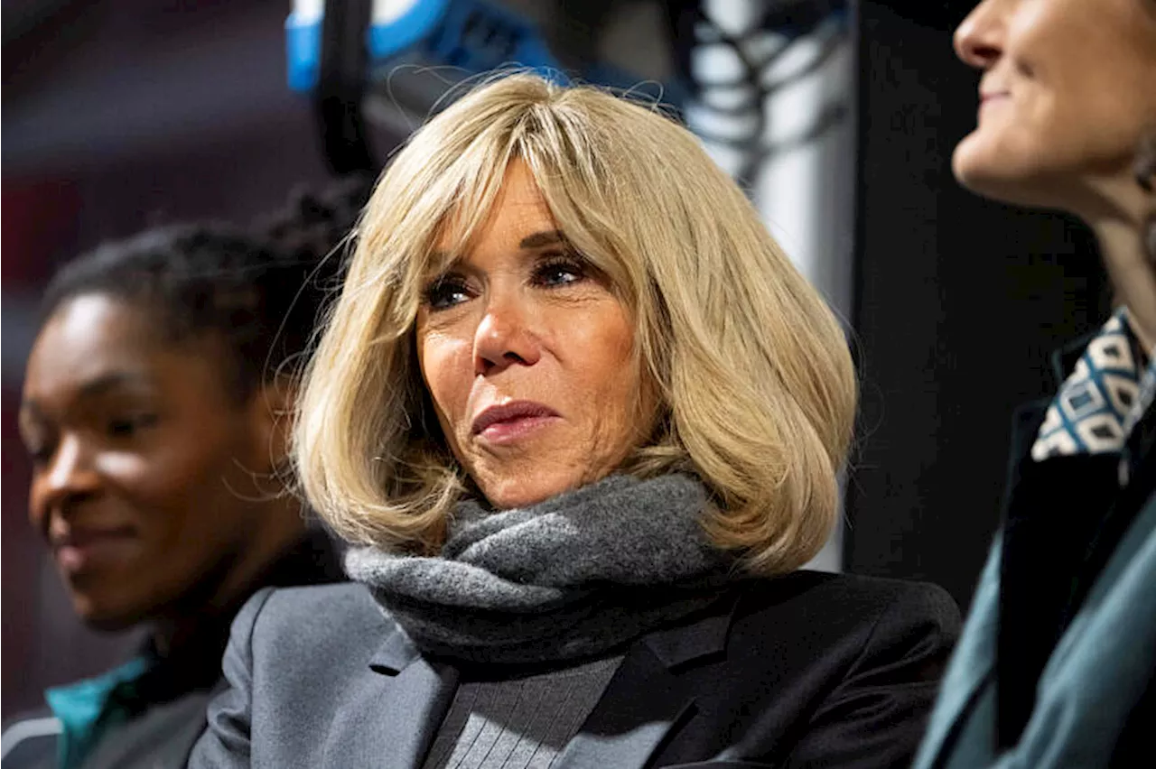 Brigitte Macron : son look monochrome hivernal fait toujours ses preuves à l'Elysée