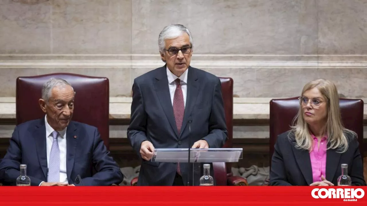 Aguiar-Branco propõe busto de Mário Soares na Sala do Senado do Parlamento