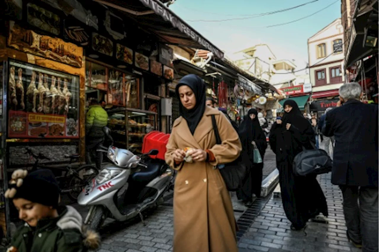 Chez les Syriens d'Istanbul, l'avancée rebelle nourrit les rêves de retour