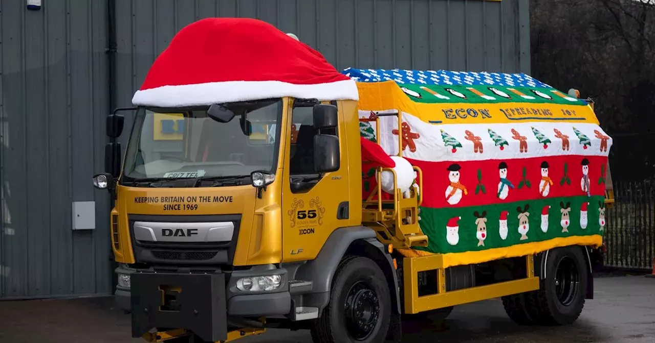 Goldie the gritter delights Scottish primary school students with giant Christmas jumper