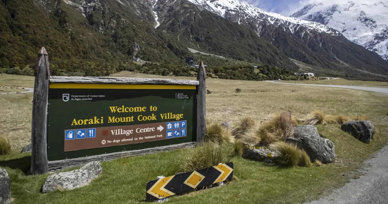 3 climbers from the US and Canada are believed to have died in a fall on New Zealand's highest peak