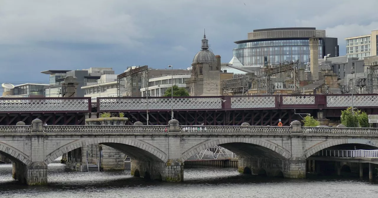 Body pulled from River Clyde after major Glasgow city centre police response