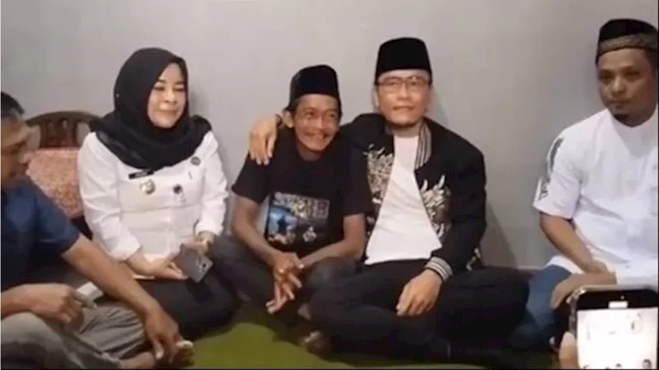 Pendakwah Gus Miftah Mengunjungi Pedagang Es Teh Sunhaji, Menangis saat Mundur dari Jabatan