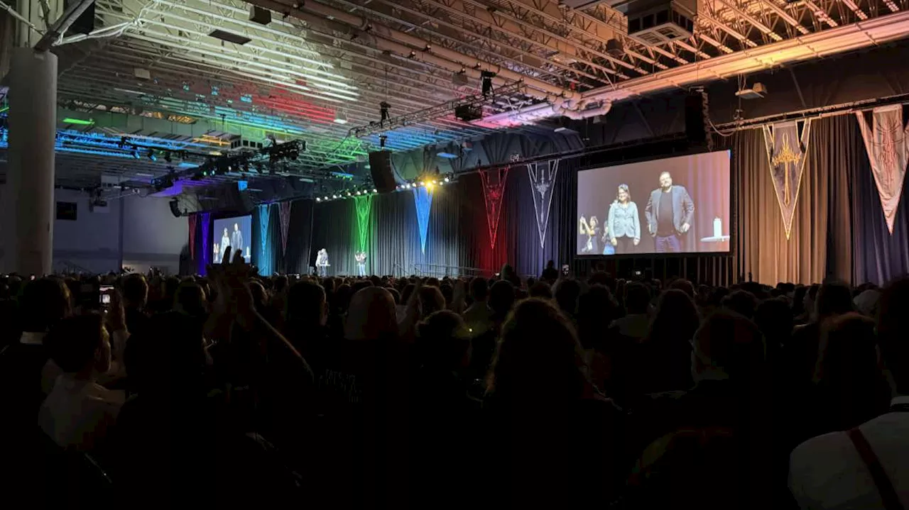 Brandon Sanderson fans gather in Salt Lake City for 'Wind and Truth' release event