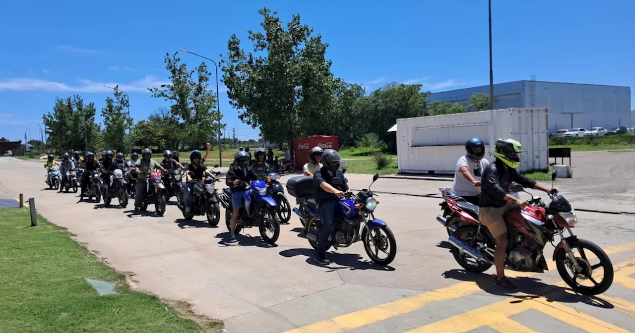 Uber acompañó a Ovilam en talleres de manejo seguro para socios conductores de moto