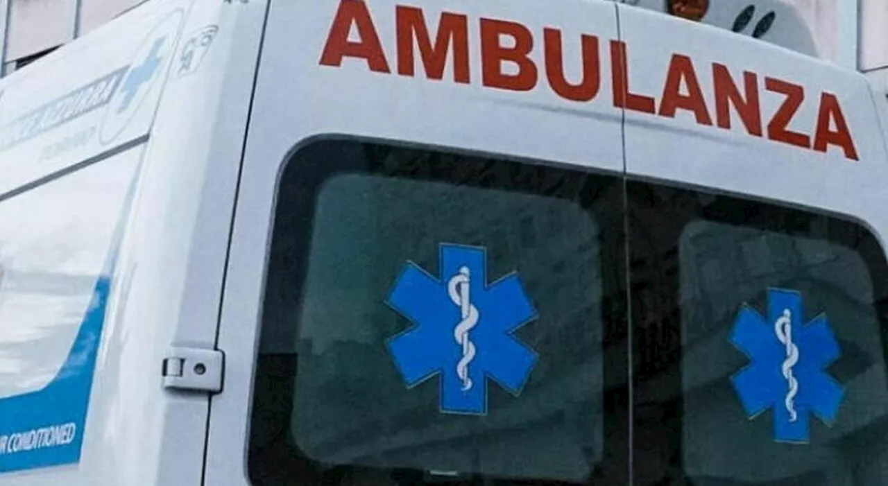 Lite tra ragazzini, 17enne viene accoltellato e inseguito: l'autista di un bus lo salva, ma il giovane è grave