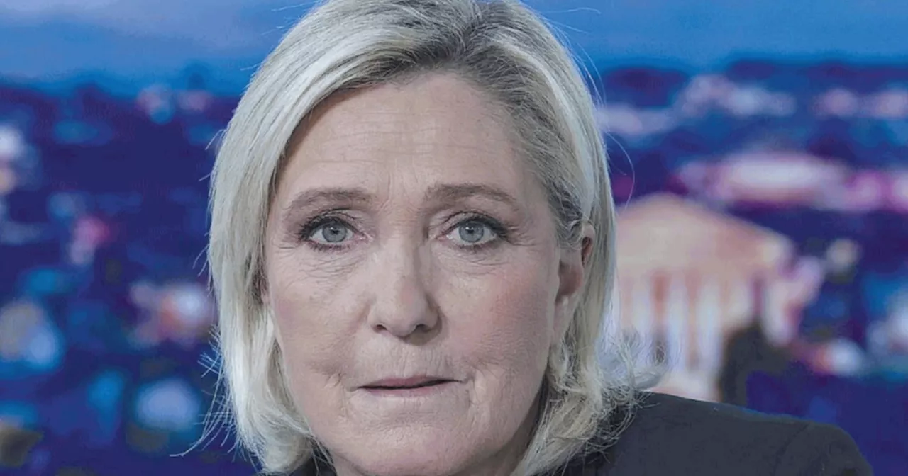 Danno la colpa a Marine Le Pen ma il caos istituzionale è il fallimento dell'Eliseo