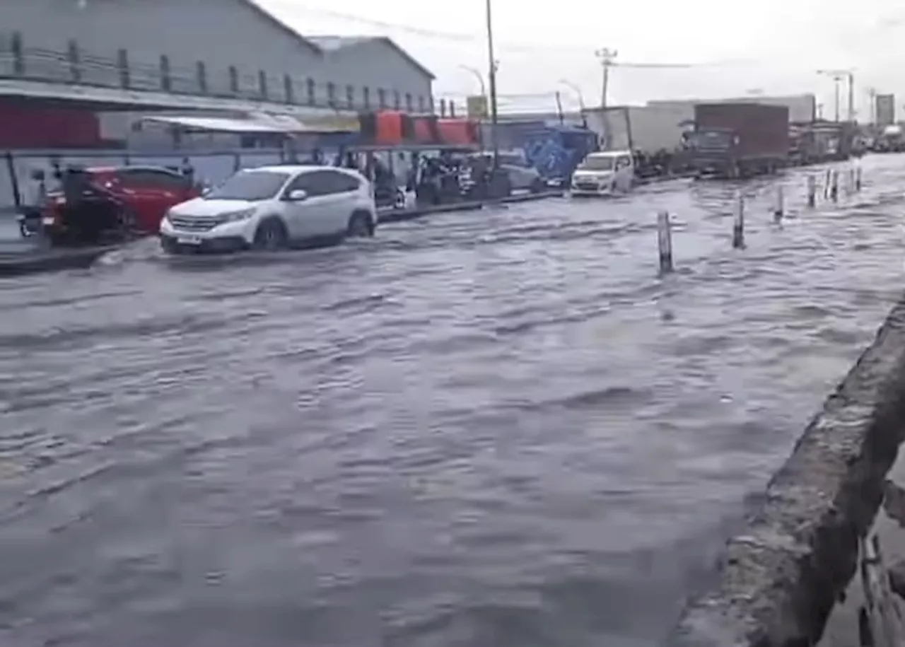 Banjir Rob Kembali Rendam Sejumlah Daerah di Pantura Jawa Tengah Jumat (612)