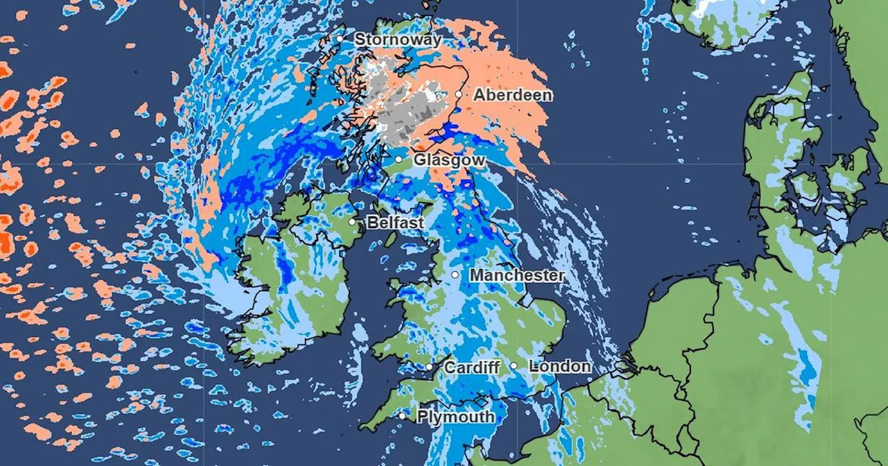 Met Office issue hour-by-hour Storm Darragh forecast as gale-force winds hit UK