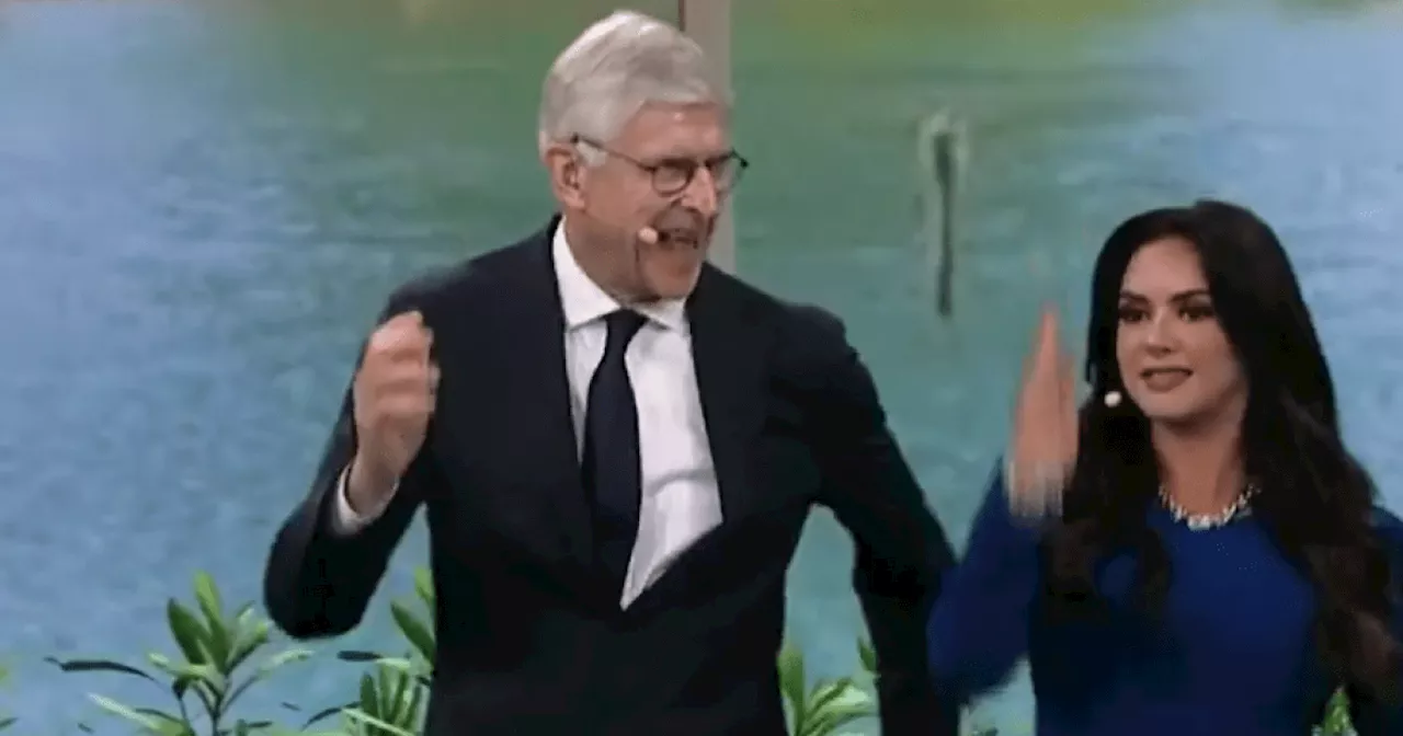 Arsenal fans baffled by Arsene Wenger's dance moves at FIFA Club World Cup Draw