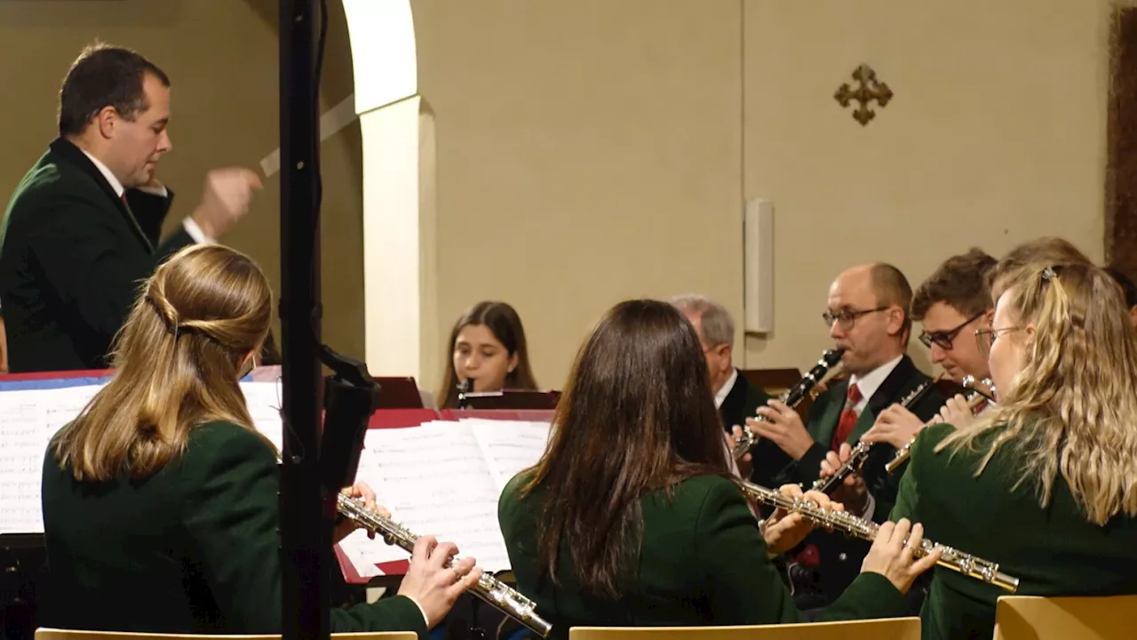 Musikverein Erla: Festliche Klänge in der Kirche