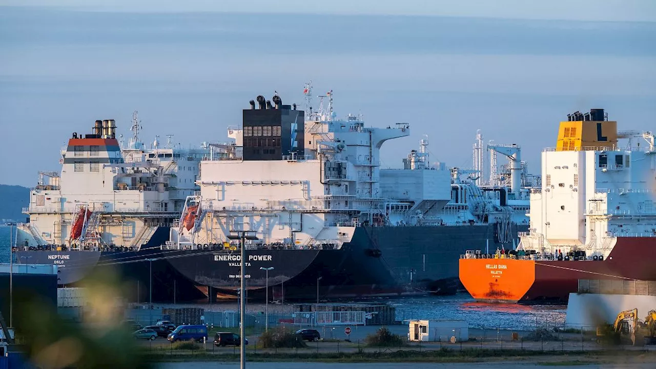 Mecklenburg-Vorpommern: Umladen von LNG in Mukran vorerst weiter verboten